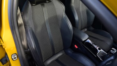Peugeot 208 - seats